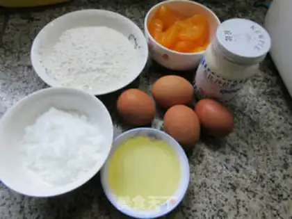 Make Paper cups of salad and orange cake step 0