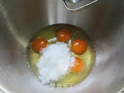 Make Paper cups of salad and orange cake step 1