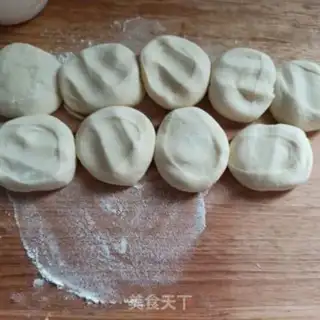 Make Cream egg buns step 7