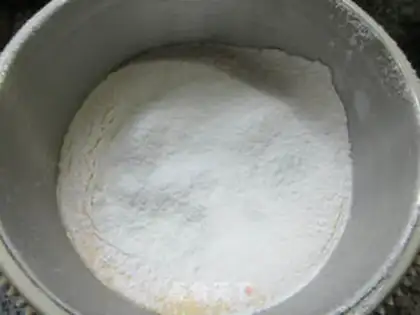 Make Paper cups of salad and orange cake step 3