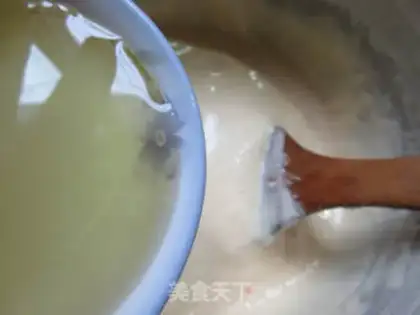 Make Paper cups of salad and orange cake step 5