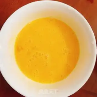 Make Scrambled eggs step 2