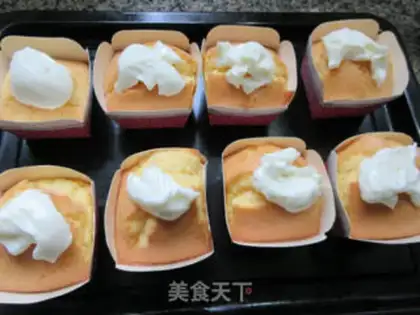 Make Paper cups of salad and orange cake step 10