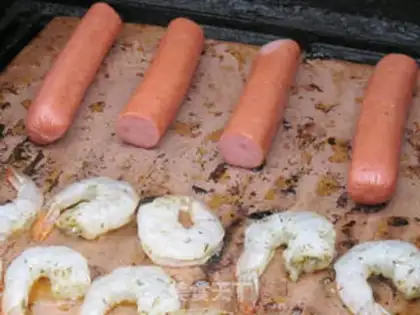 Make Charcoal barbeque smoky sausage step 0
