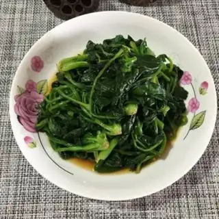 Make Spicy spinach step 4