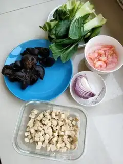 Make Tofu shrimp fried vegetables step 0
