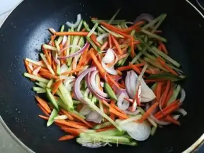 Make The rice noodles step 4