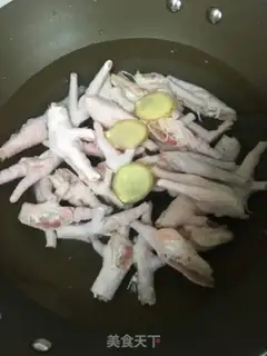 Make Sour chicken claws step 1