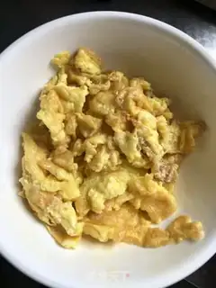 Make Egg and ham noodles step 2