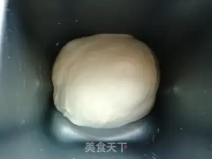 Make Chinese soft bread step 4