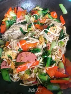 Make Egg and ham noodles step 6