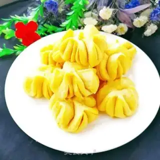 Make Pumpkin rolls step 20