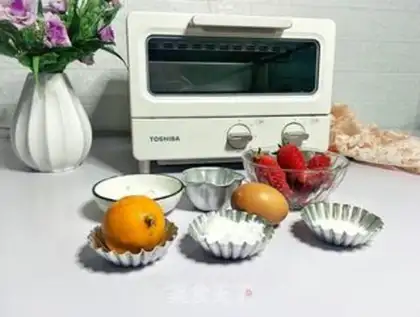 Make Butter strawberry cake step 0