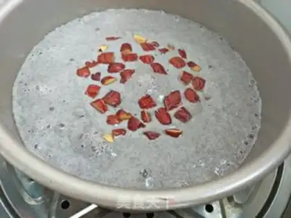 Make Milk and black rice cake step 6