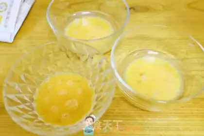 Make Three-colour cream lasagna cake step 1