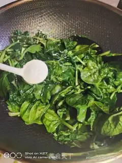 Make Shrimp spinach step 4