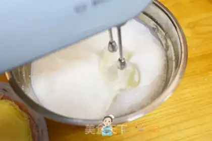 Make Three-colour cream lasagna cake step 10