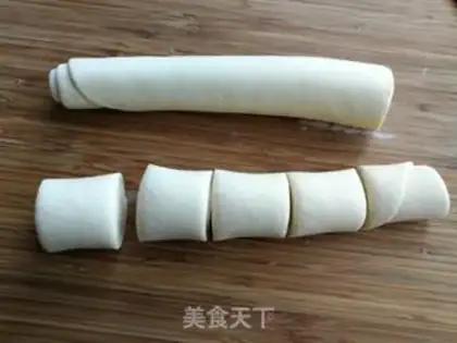 Make Swallow nest fruit cup step 2
