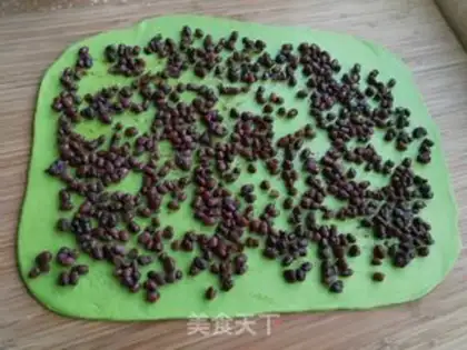 Make Spinach bean rolls step 5