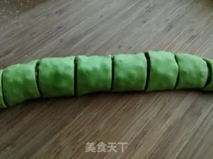 Make Spinach bean rolls step 7