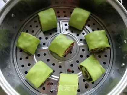 Make Spinach bean rolls step 8