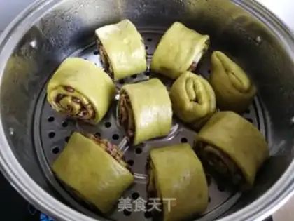 Make Spinach bean rolls step 9