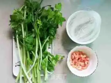 Make The fan shrimp celery soup step 0