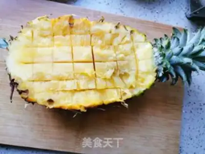 Make Shrimp pineapple rice step 1