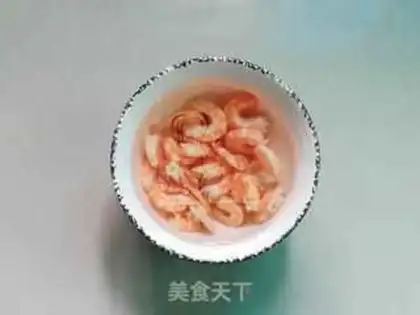 Make The fan shrimp celery soup step 1