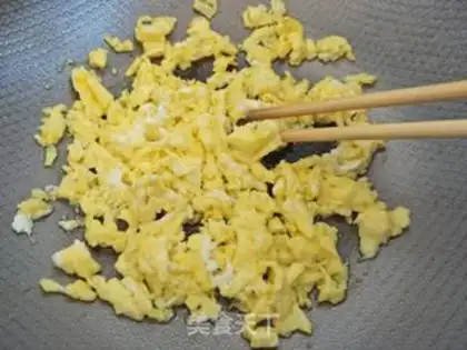 Make Eggs and meat buns step 1