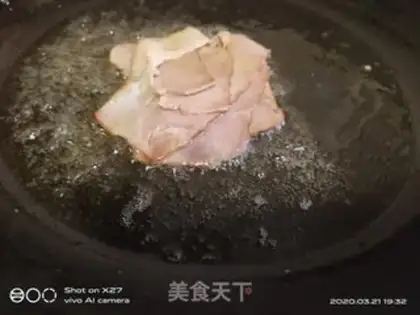 Make Bacon egg sandwich step 2