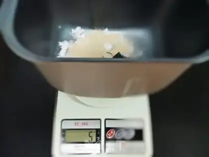 Make Eggs and meat buns step 4