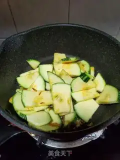 Make Shrimp-skinned pumpkin step 3