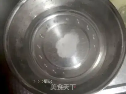Make Fresh pineapple juice step 1