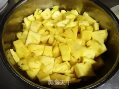 Make Fresh pineapple juice step 3