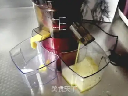 Make Fresh pineapple juice step 4