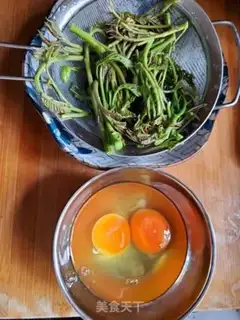 Make Fried eggs step 2