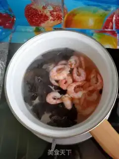 Make Shrimp fried eggs step 1