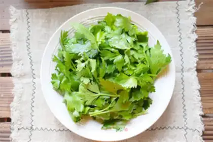 Make Celery leaves step 0