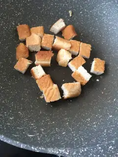 Make Egg toast salad step 2