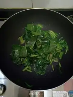 Make Tomato spinach noodles step 4
