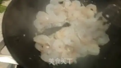 Make Cream shrimp pasta step 2
