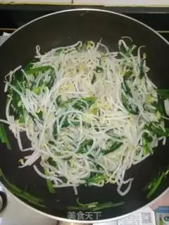 Make Soccer bean sprouts step 4