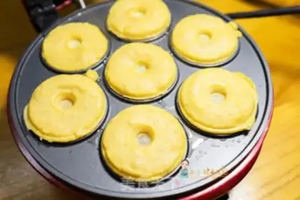 Make Meat pine tofu doughnuts step 7