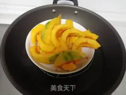 Make Pumpkin rolls step 1