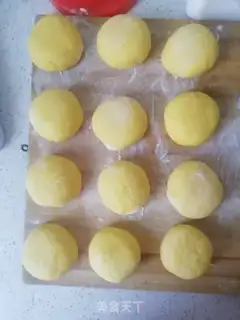 Make Pumpkin buns step 4