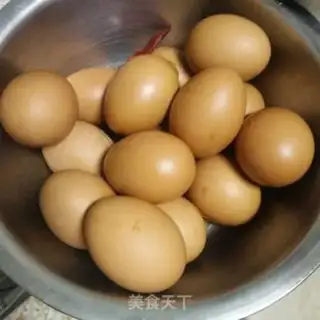 Make Five spicy tea eggs step 1