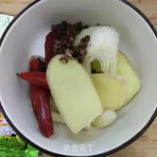 Make Five spicy tea eggs step 3