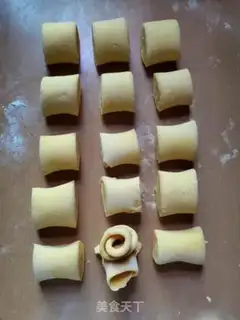 Make Cut the pumpkin buns step 7