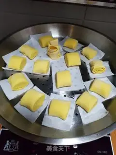 Make Cut the pumpkin buns step 8